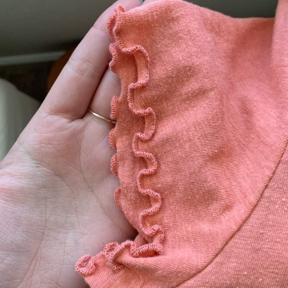 Mossimo crop t shirt with ruffles - Picture 3 of 3